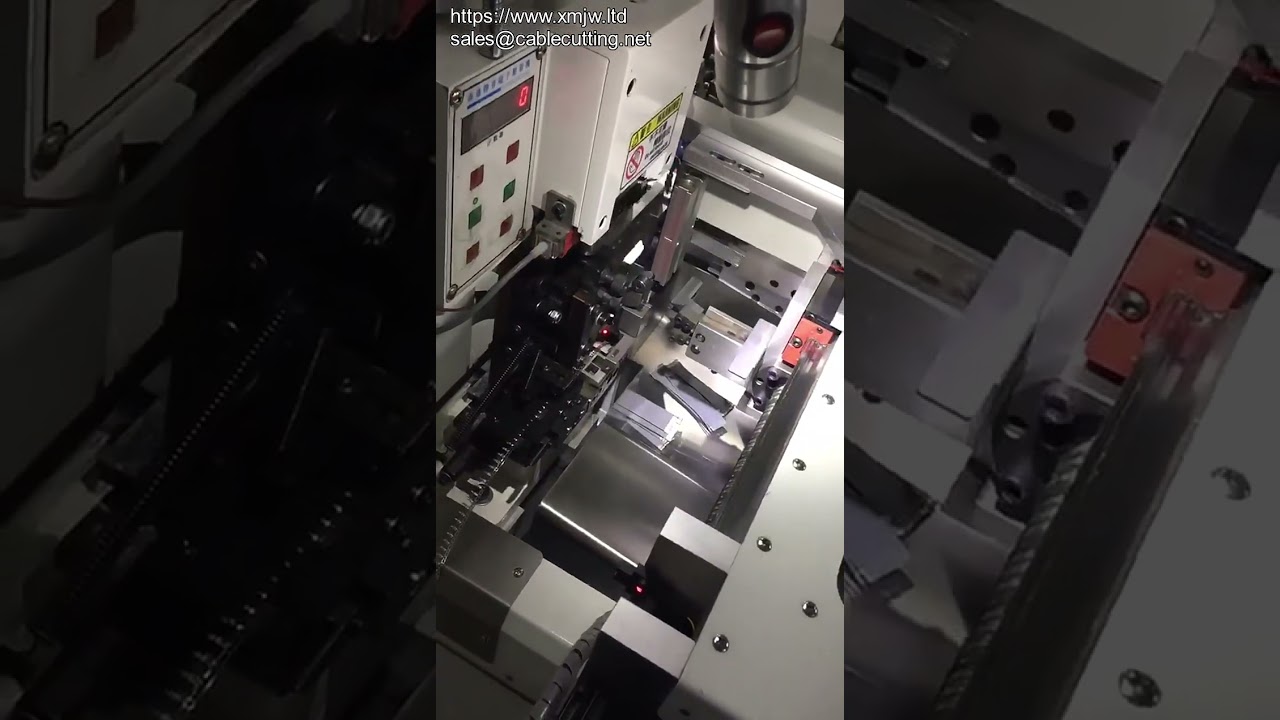 フラットケーブル端子加工機 | フラットワイヤー切断・剥離・圧着装置