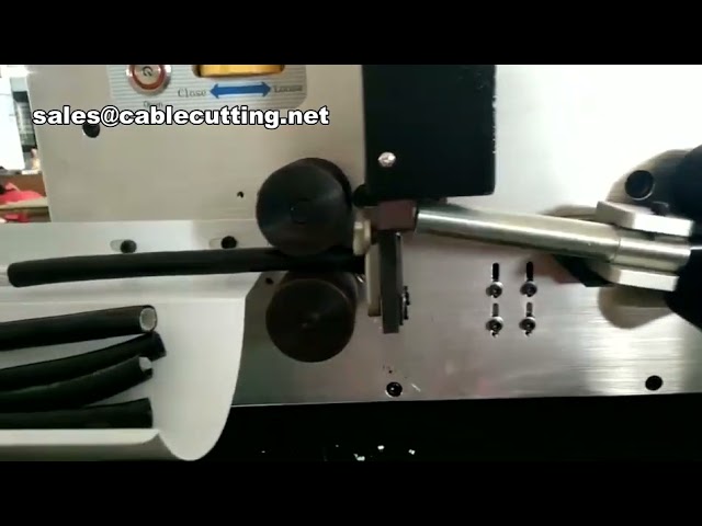 自動大角ケーブル切断・剥離機 | コンピュータ制御の50平方対応太線加工機