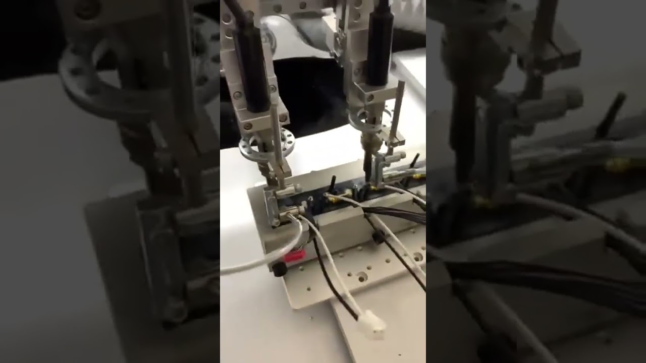 4軸デュアルステーション自動はんだ付け機｜エア式デュアルヘッド搭載 モーター線ハーネス対応