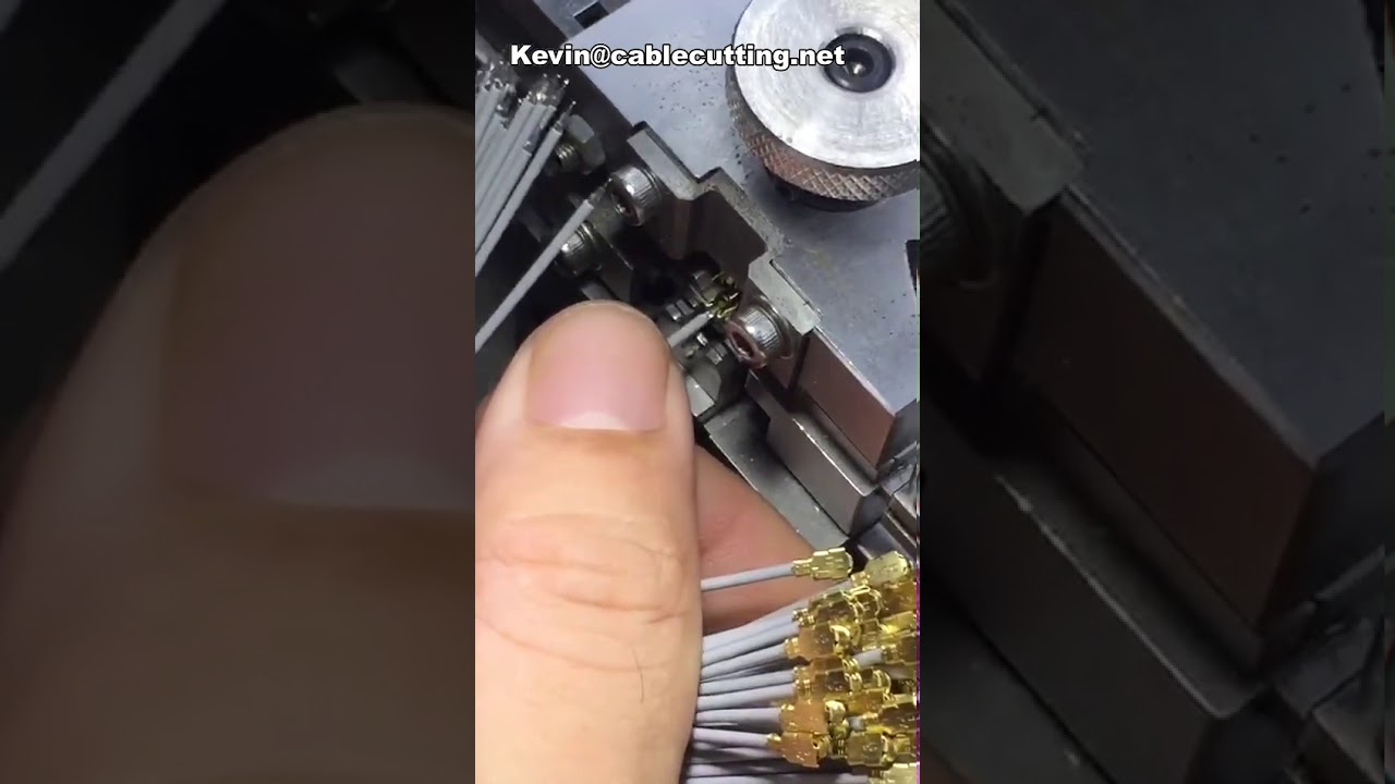 IPEX端子圧着機 | 高精度自動圧着で生産性向上