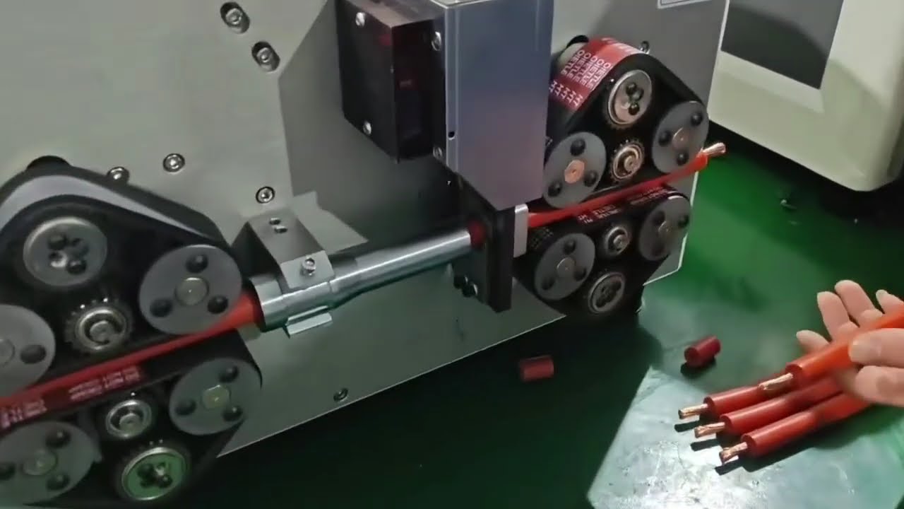 106型全自動大型角形電線剥皮機 - 70平方単芯線の高精度切断・剥皮