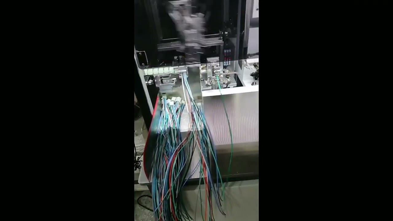 自動剥線・撚り・はんだ付け・端子圧着機｜コネクタハウジング挿入まで対応