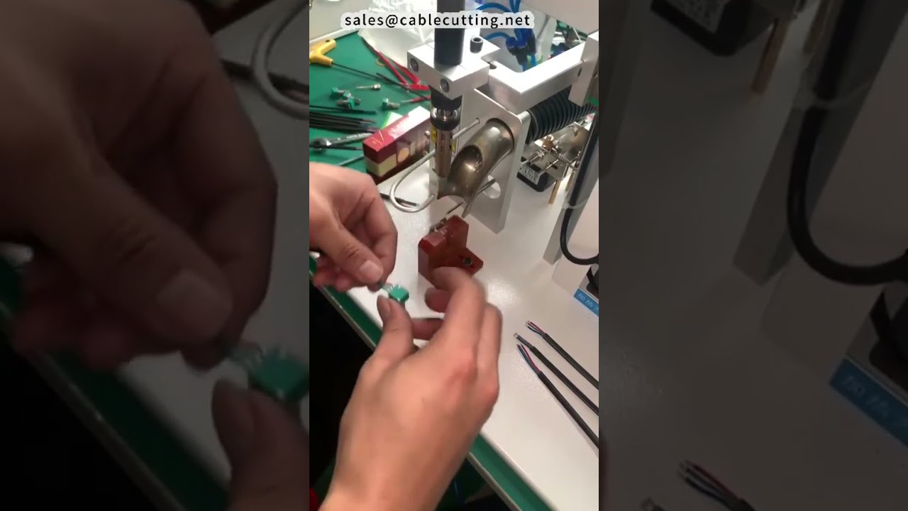 半自動はんだ付け機が複雑な製品を処理するデモ #工場 #機械 #DIY