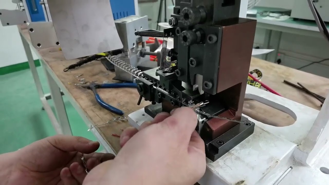 【実機映像】2T端子マシン動作デモ - 自動端子圧着機