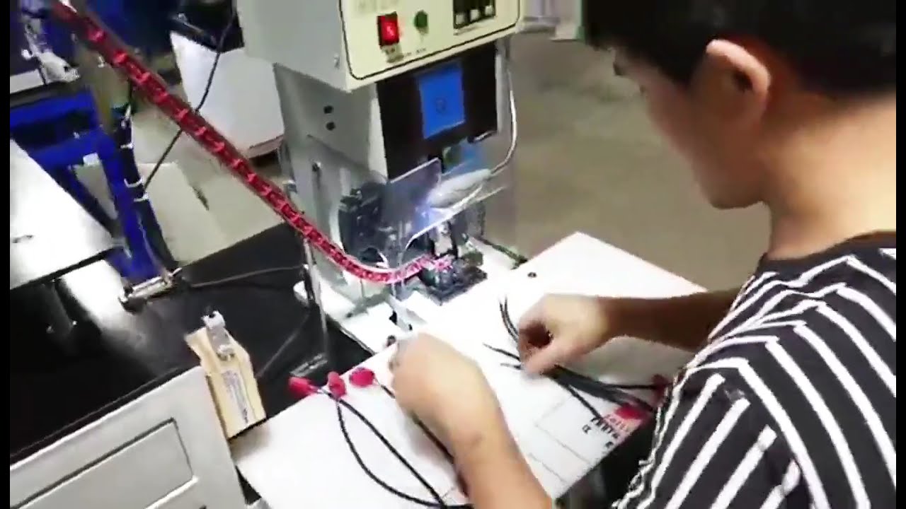 振動ディスク式ルーズ端子自動供給圧着機｜高効率ワイヤー加工