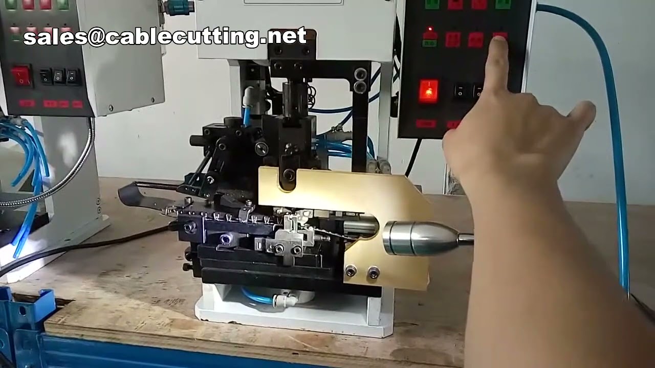 高効率！ワイヤー剥線・圧着・シール一体型自動機
