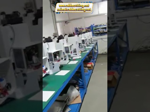 光ファイバコネクタ組立用フェルール圧着・切断・剥離自動機