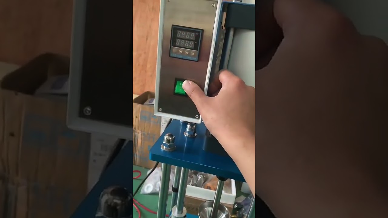 小型プラスチック製造機｜卓上射出成形機で手軽な試作・少量生産