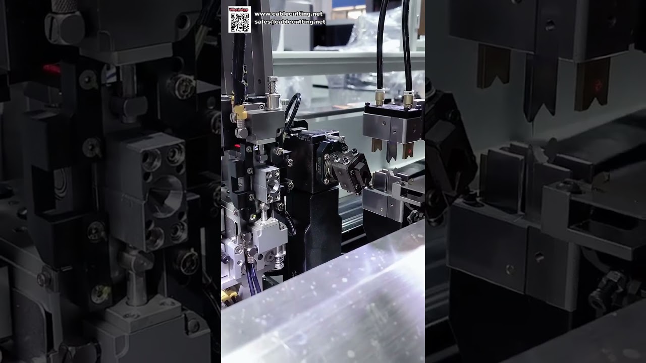 ワイヤーハーネス用自動防水シール挿入・端子圧着機（ショートタイプ）