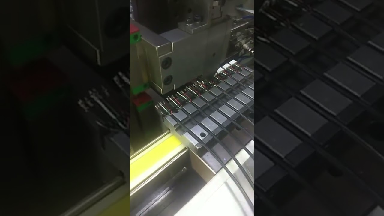 【工場直販】ハウジング挿入・ワイヤ圧着自動機 – 高精度組立インサーター