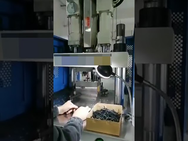 縦型・横型対応 高精度射出成形機 | 液状シリコン・プラスチック成形 携帯電話ケース・メガネフレーム用