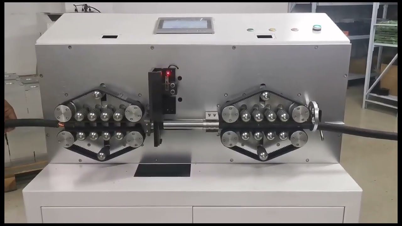 150mm²対応 自動大径太線ケーブル切断剥離機（大型角型・高出力）