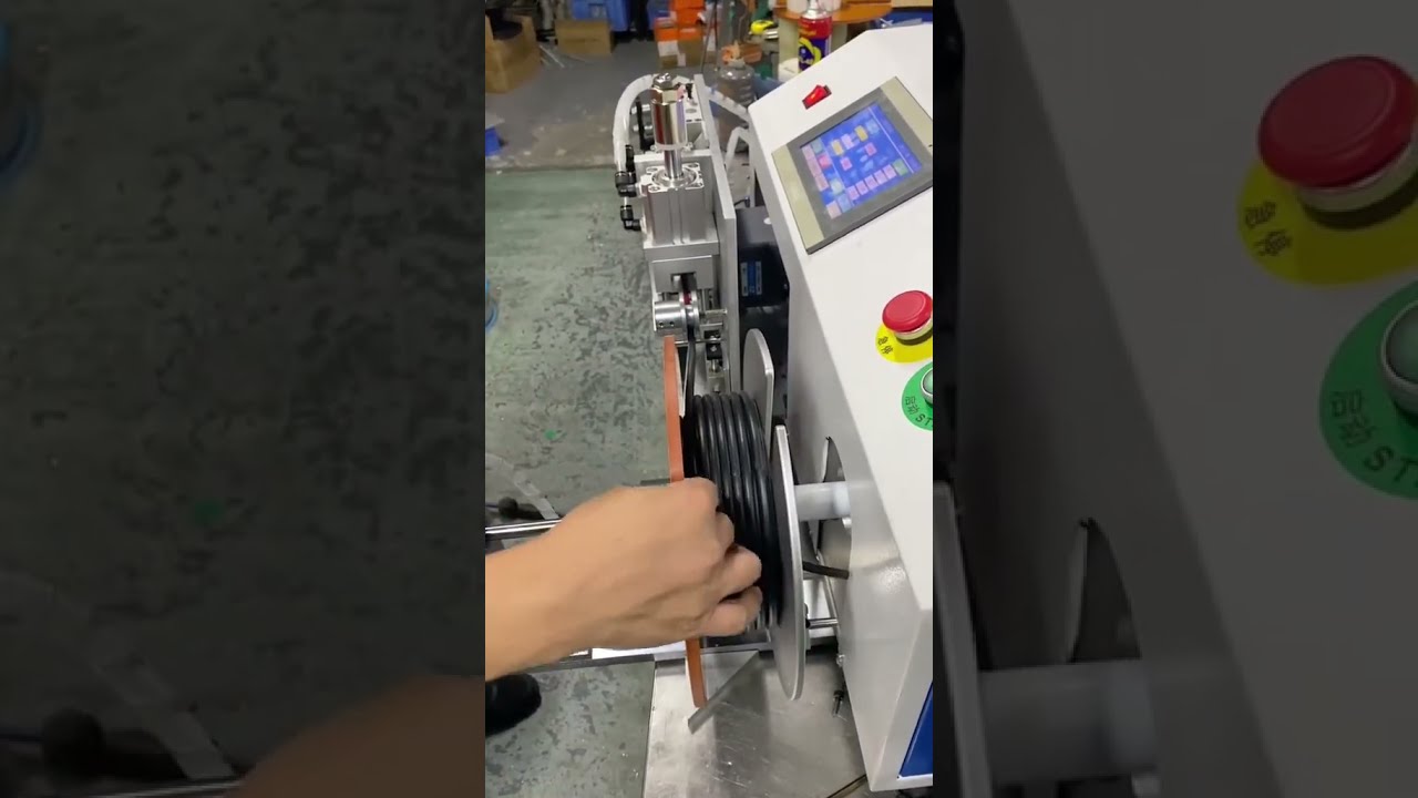 コンパクトで使いやすい！高精度メータリングと整然とした仕分けを実現する90型パワフル巻線機